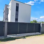 Valy With Heated Pool Privlaka (Zadar)