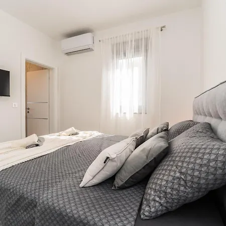 Valy With Heated Pool Villa Privlaka (Zadar)