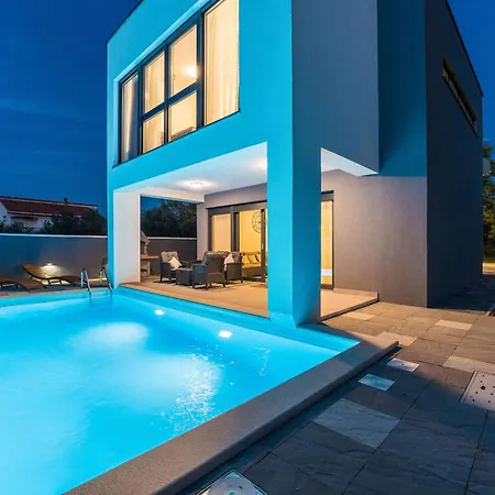 빌라 Valy With Heated Pool 프리블라카