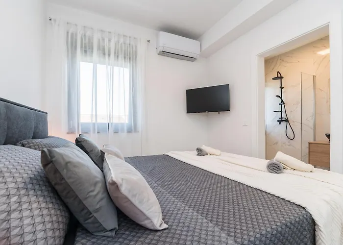 Valy With Heated Pool * Privlaka (Zadar)