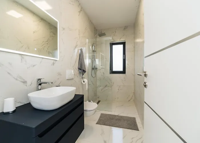 Villa Valy With Heated Pool