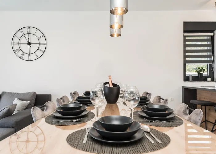 Valy With Heated Pool *