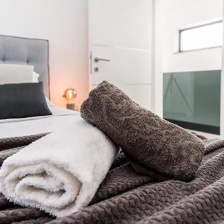 Valy With Heated Pool Villa