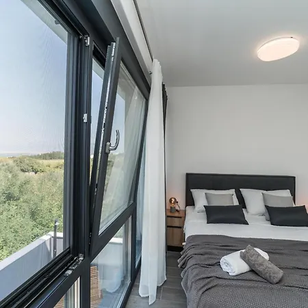 Valy With Heated Pool Villa *