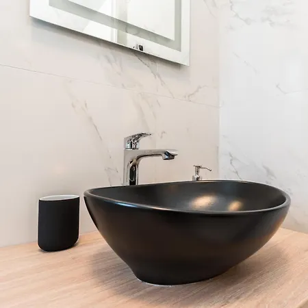 Valy With Heated Pool *