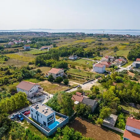 Villa Valy With Heated Pool Privlaka (Zadar)