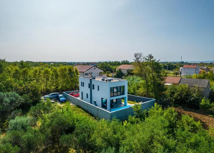 וילה Valy With Heated Pool *