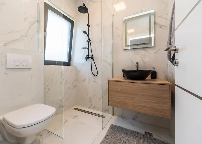 Valy With Heated Pool וילה *