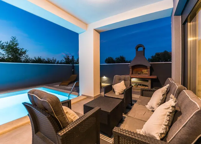 Valy With Heated Pool וילה *